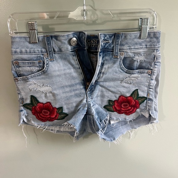 American Eagle Shorts with Embroidery - Picture 1 of 4